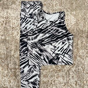 Balance Collection Monochrome Abstract Top